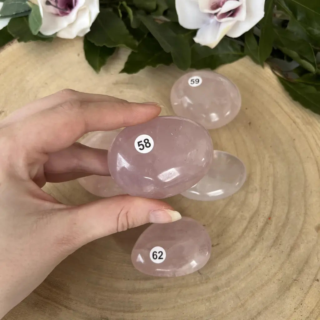 Galet en Quartz Rose – Pierre d’Amour et de Douceur - 58