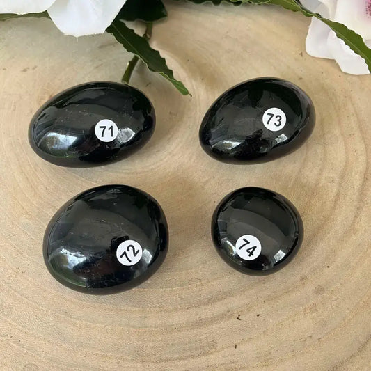 Gros Galet Tourmaline Noire brillants, parfaits pour la méditation et la guérison énergétique