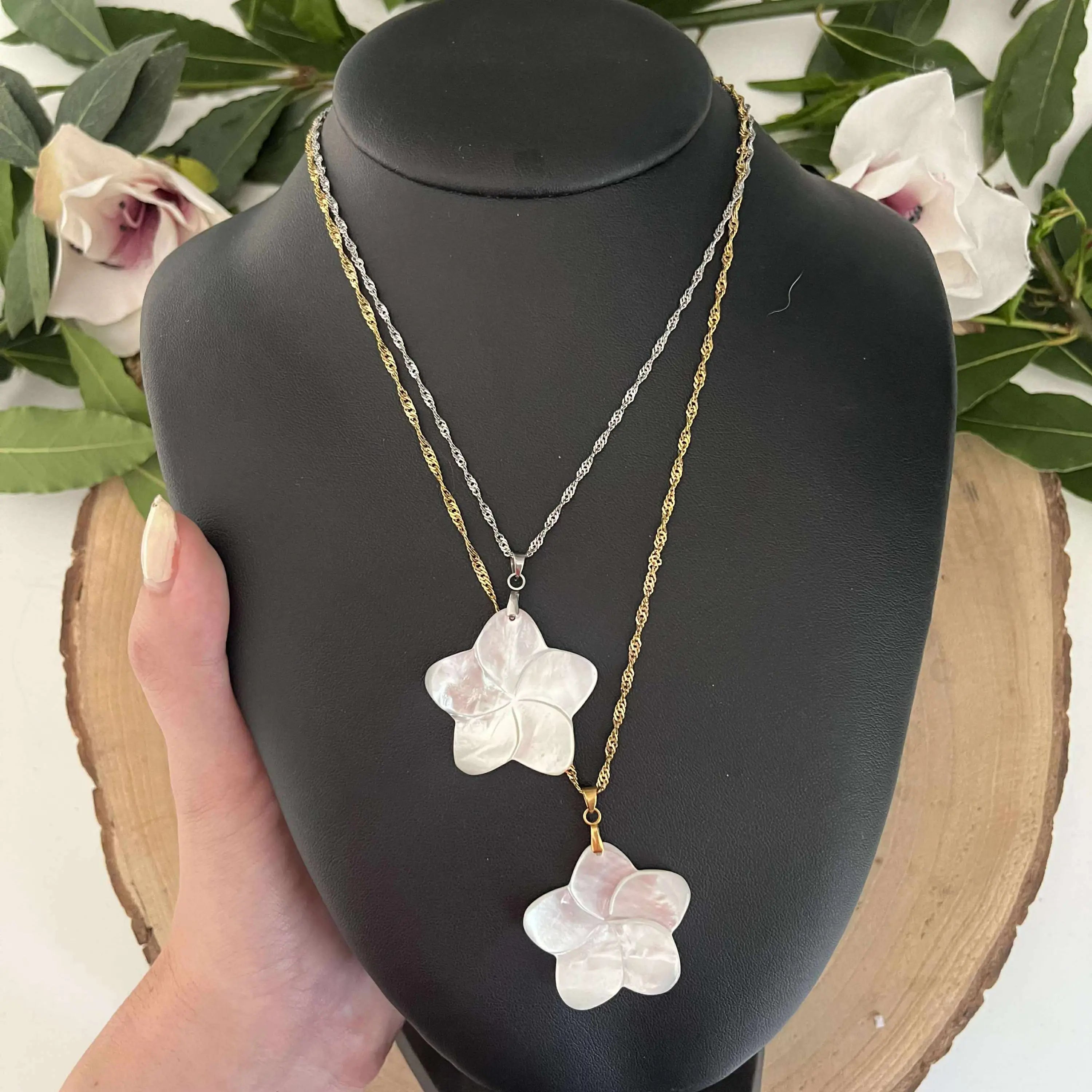 Broche en Nacre Cadeau St Valentin - Bijou russe en Nacre Broche en Nacre Cadeau St Valentin - Bijou russe en Nacre