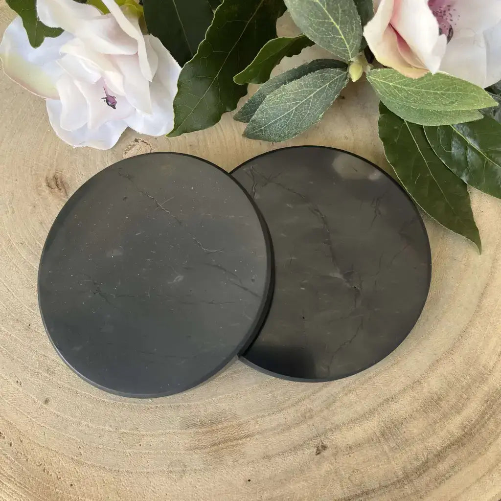 Plaque Shungite Protection ronde en noir pour neutraliser les ondes électromagnétiques