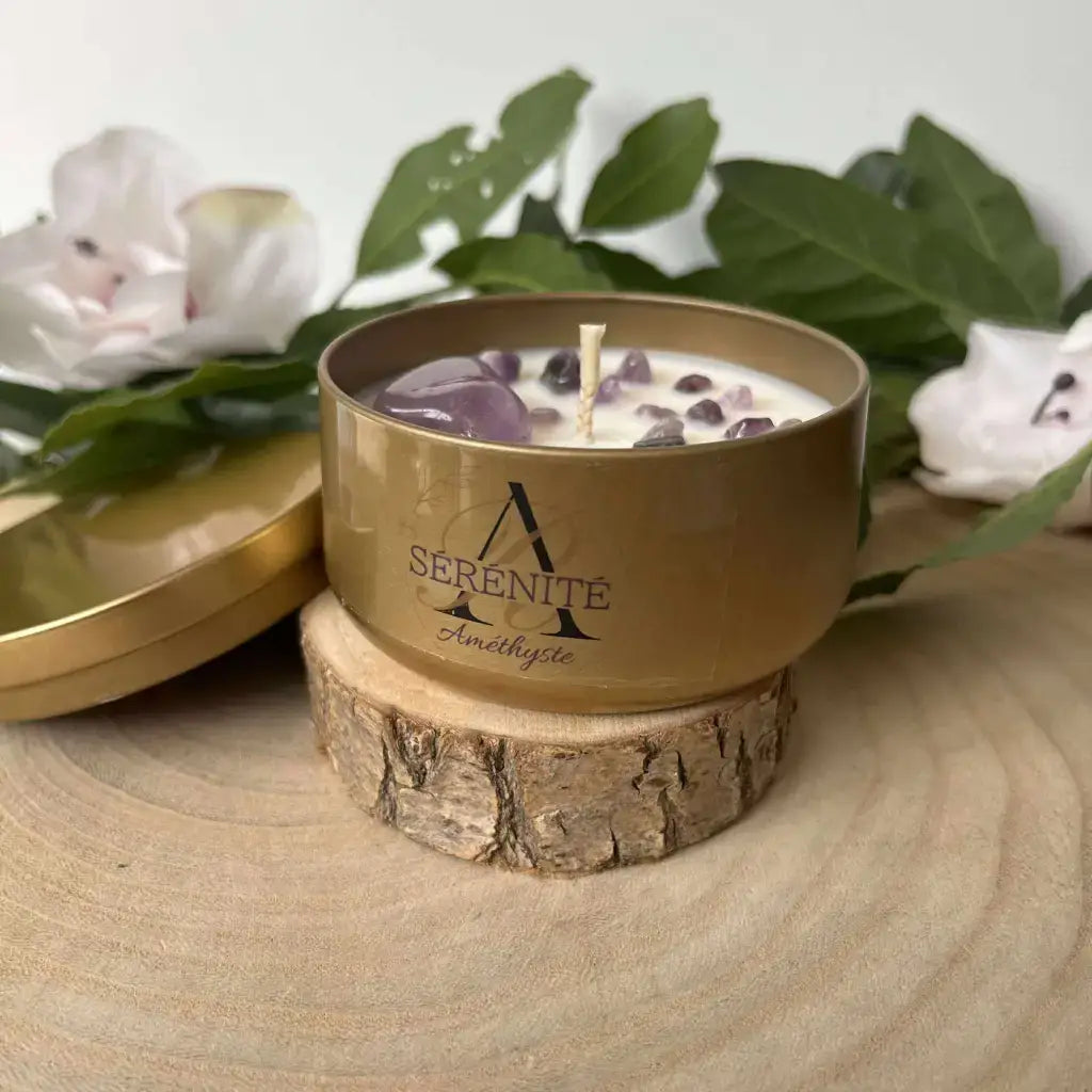 Bougie artisanale Sérénité avec pierre d'améthyste naturelle