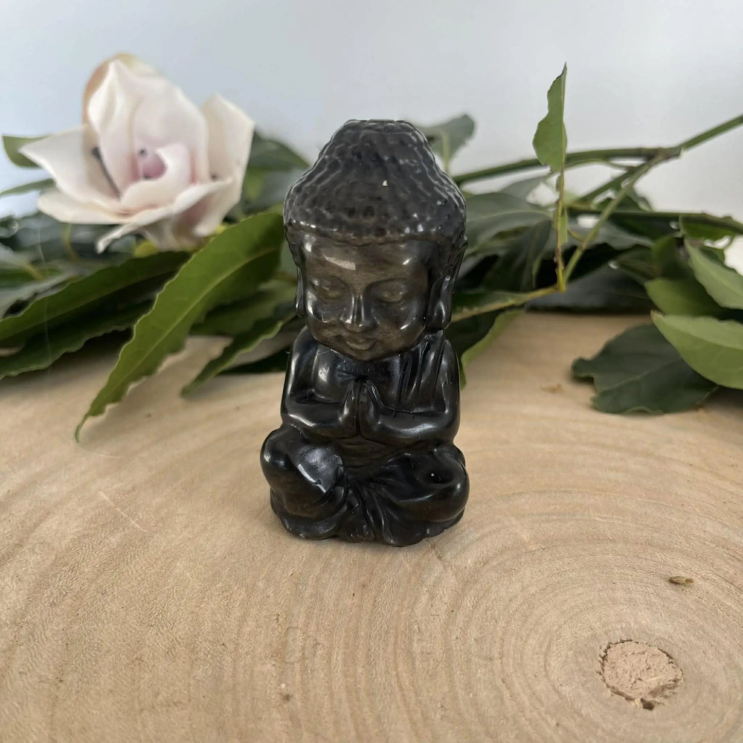 Bouddha indien en obsidienne dorée 80 mm avec expression sereine pour décoration zen et protection en méditation