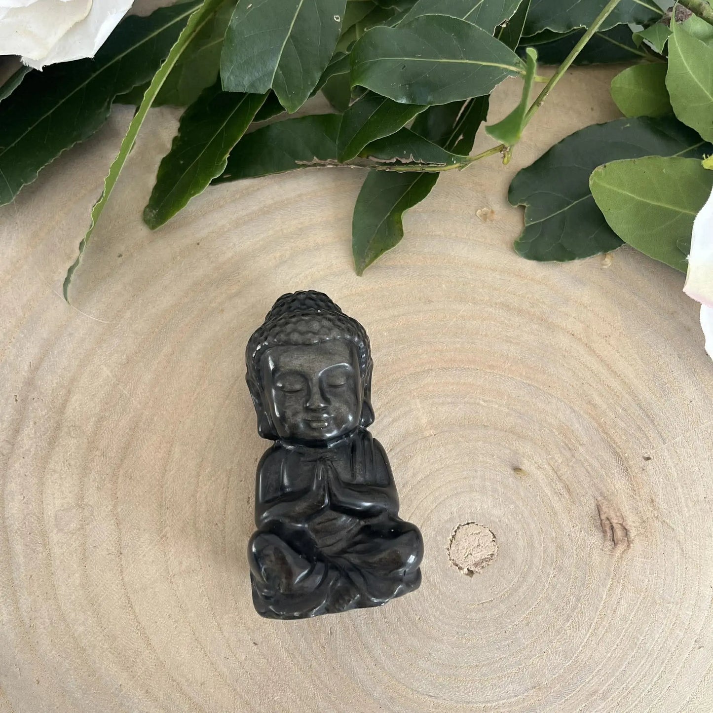 Bouddha indien en obsidienne dorée 80 mm avec expression sereine en pose assise pour décoration zen protection