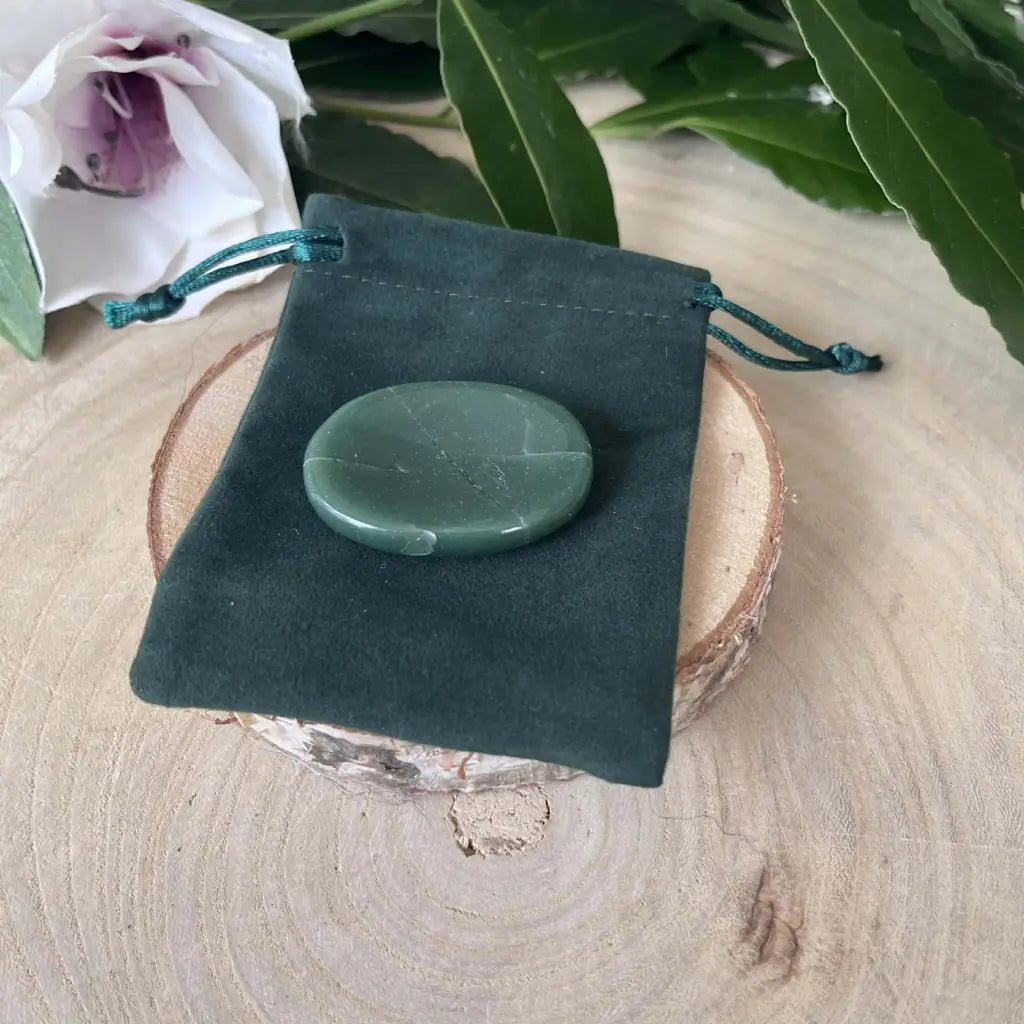 Galet de Pouce en Jade Vert Anti-Stress – Pierre Naturelle