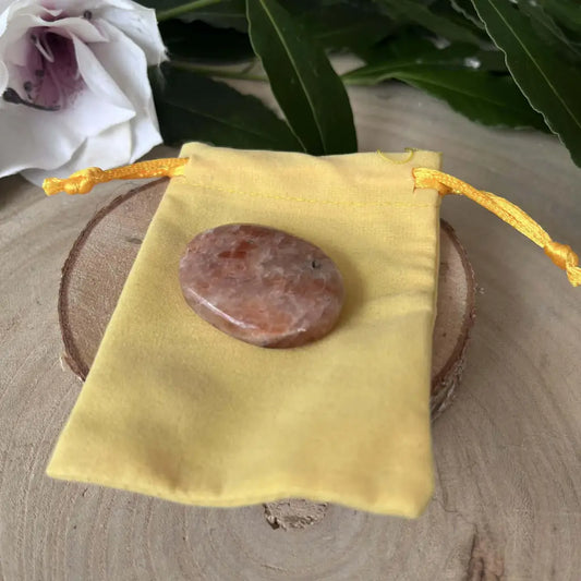 Galet de Pouce en Pierre de Soleil Anti-Stress – Vitalité &
