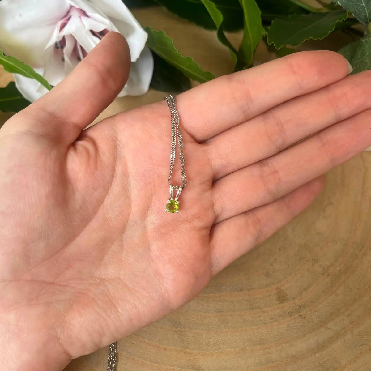 Pendentif Mini Cercle avec Pierre Péridot